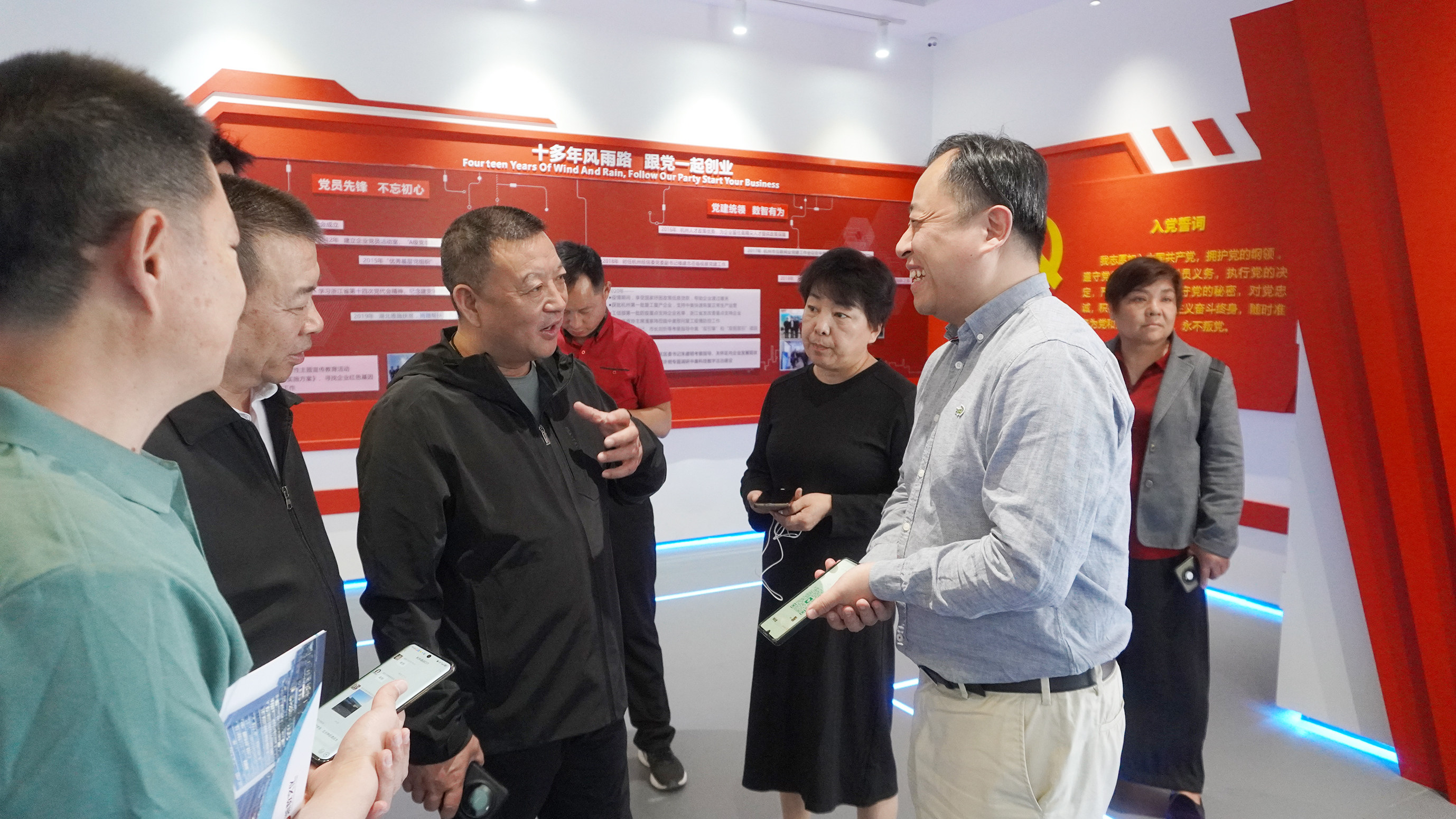 新疆阿克蘇工商聯(lián)杜鋒云副主席一行來(lái)訪(fǎng)中奧視察